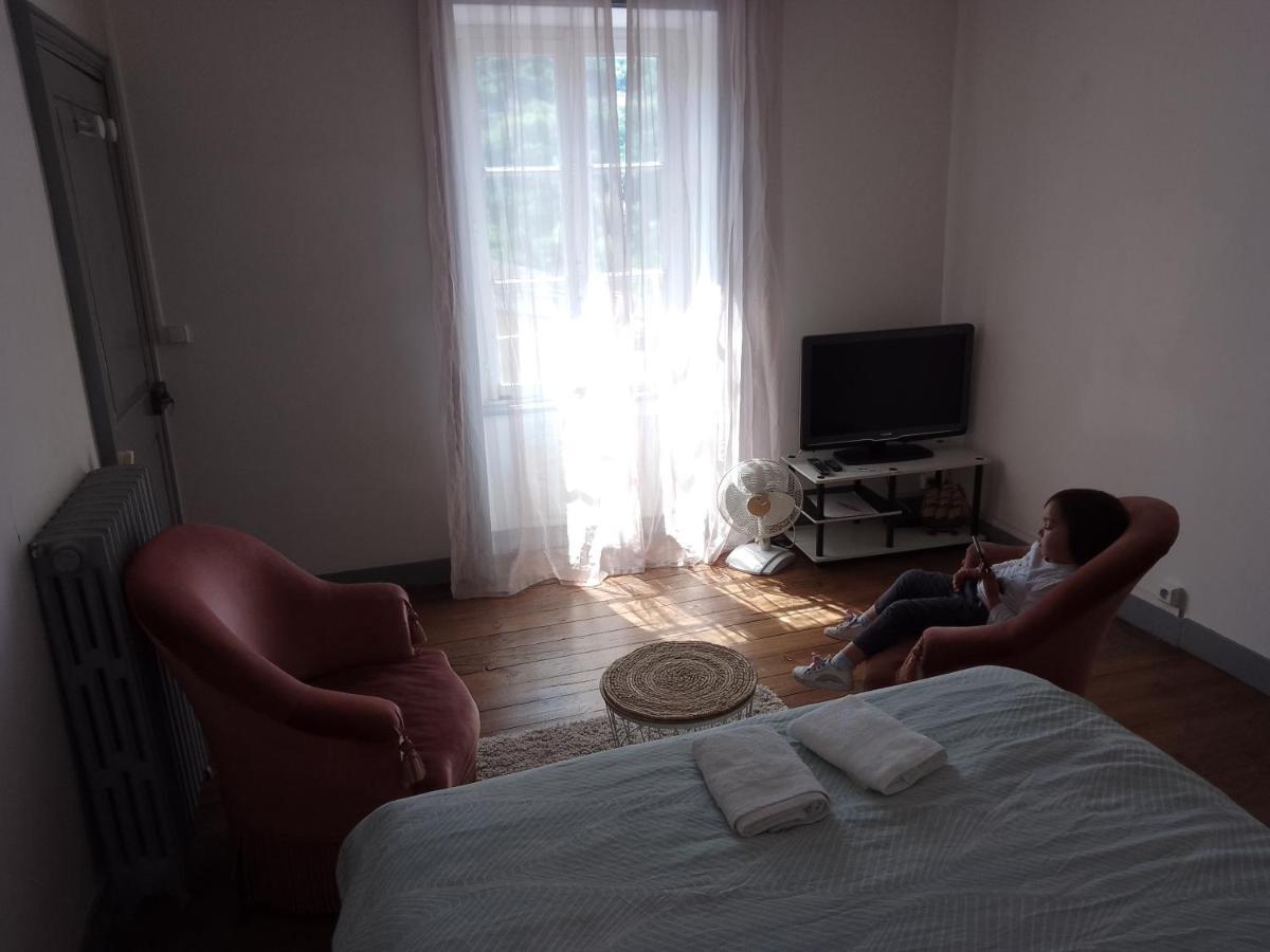 La Chaloupe 4 Bed & Breakfast Thiers Luaran gambar