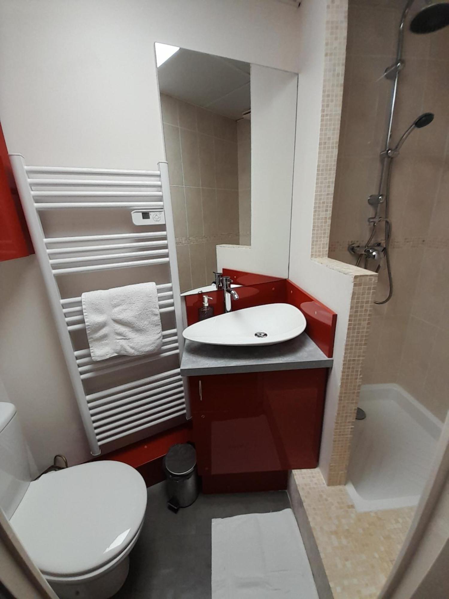 La Chaloupe 4 Bed & Breakfast Thiers Luaran gambar