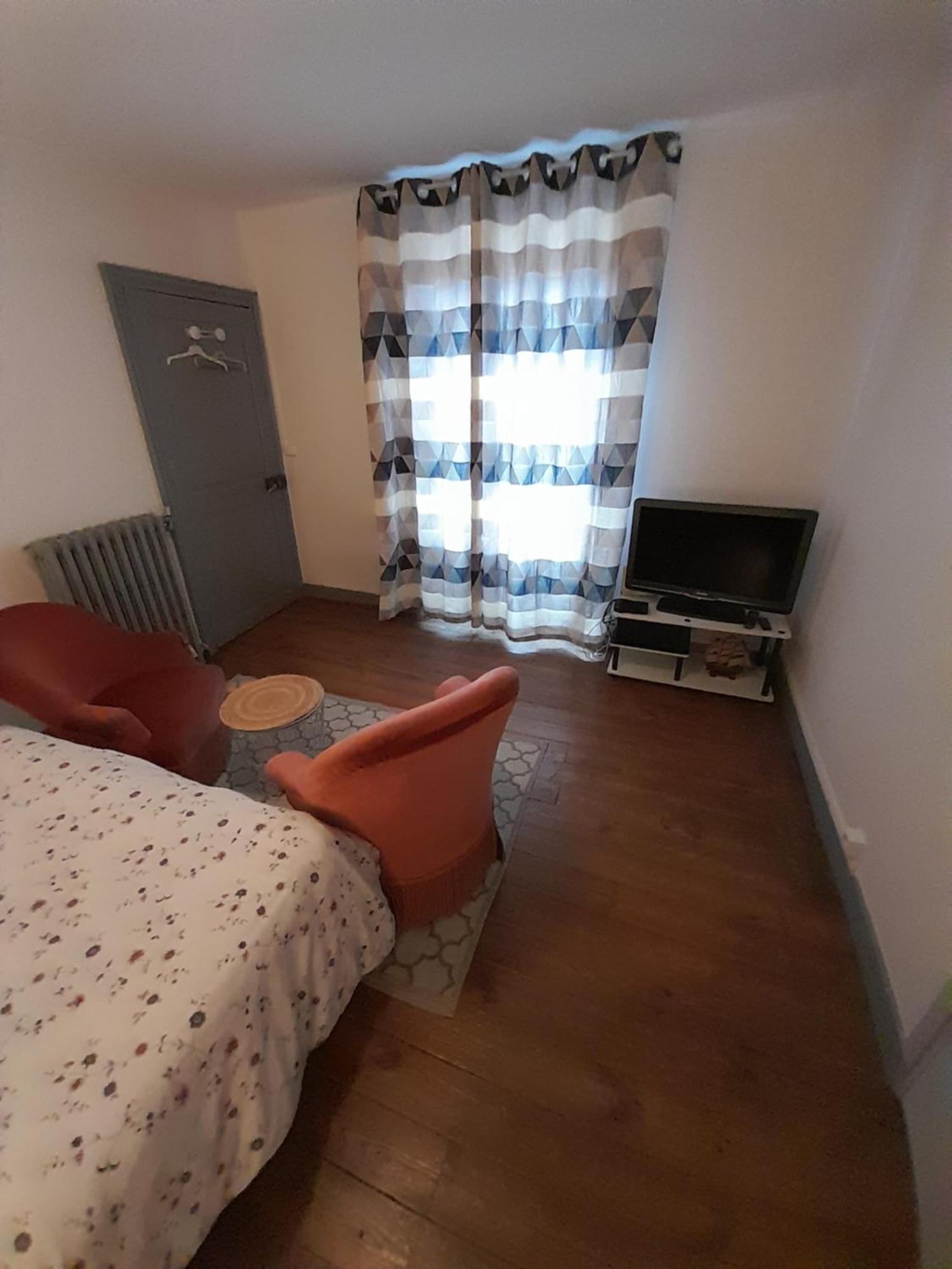 La Chaloupe 4 Bed & Breakfast Thiers Luaran gambar